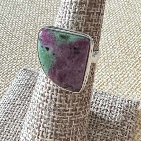 New Ruby Zoisite Stone Crystal Silver Overlay Ring Size 6.5 - Picture 4 of 10